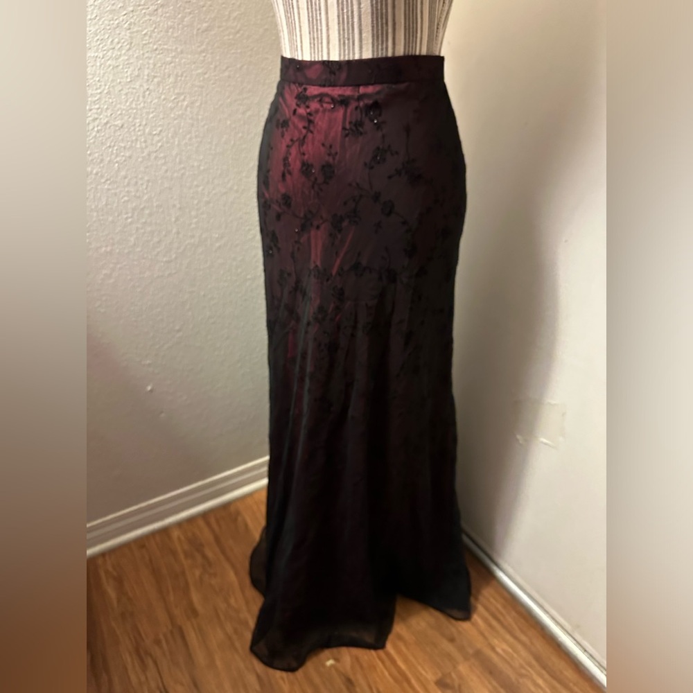 Chelsea Nites strapless, top, and matching skirt - Picture 12 of 16